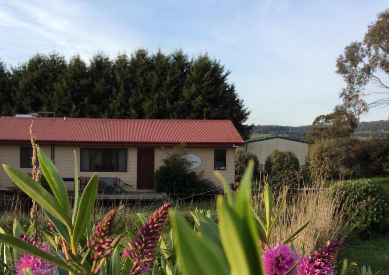 Cherry Top Farmstay - Boutique Eco Village Lilydale エクステリア 写真